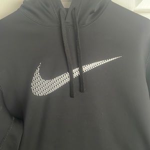Nike black medium therma fit hoodie